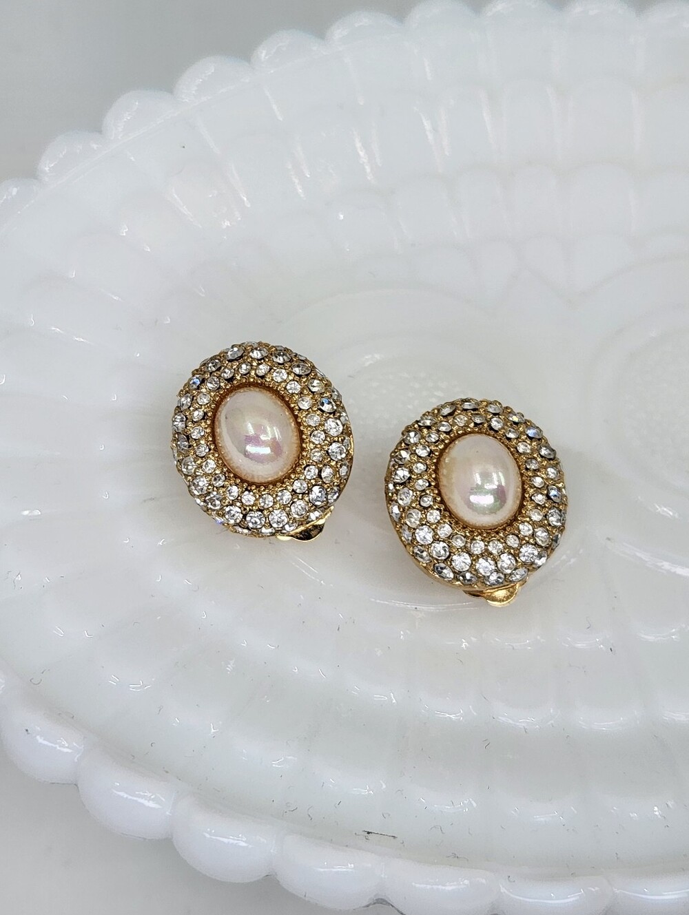 Christian Dior Vintage Clip-on Earrings - Picture 3 of 7